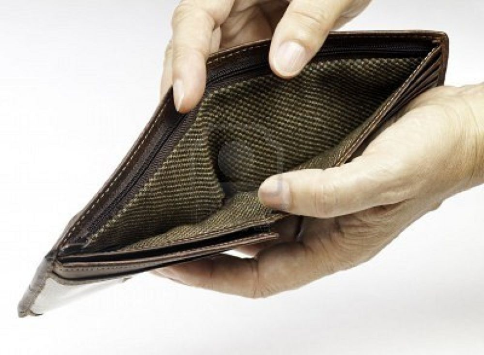 Le mani nelle tasche dei pensionati